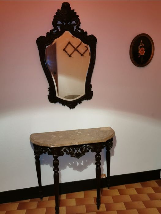 Credencia com espelho