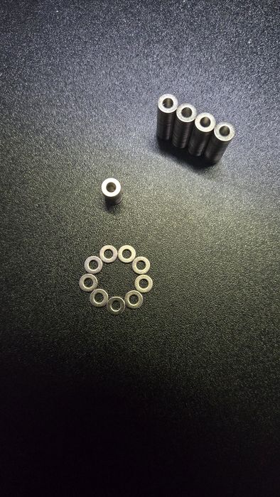 Magnesy neodymowe pierścieniowe 6mm x 3mm x 1mm N42  diametralne 100