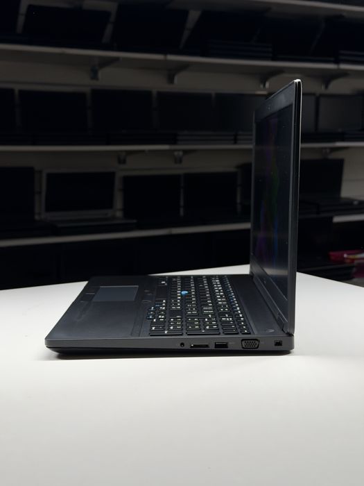 Laptop Biznesowy Dell Latitude 5590 |15"| i3-7gen 8GB RAM 256GB SSD