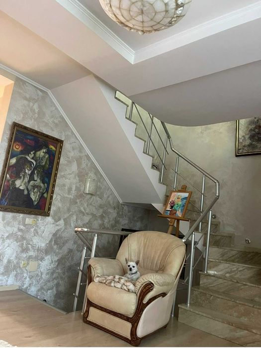 Продам коттедж возле моря ЛД