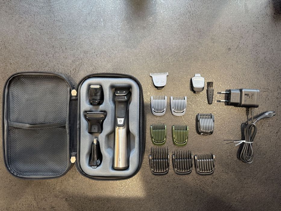 Philips Multigroom Series 7000 MG7770/15 – pełny zestaw