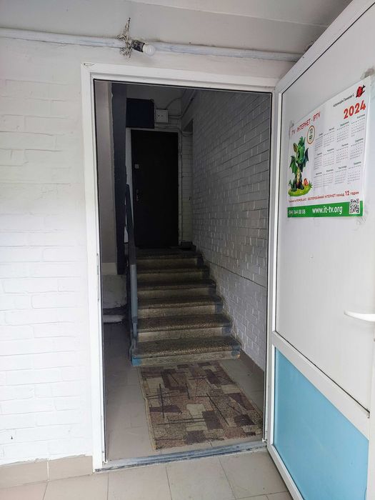 Лівобережна,Дарниця,2к квартира,Дарницька площа Чупринки 8а 50000у.о.