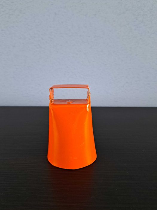 Dzwoneczek Stalowy dzwonek Pomarańczowy wysokość około 8,5 cm