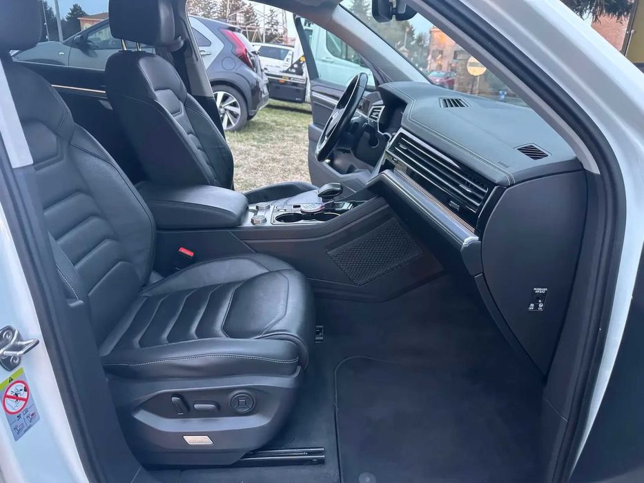 Volkswagen Touareg      2018