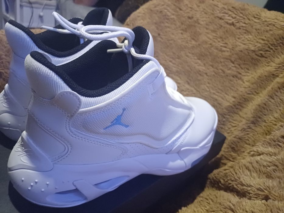Jordan Max Aura 4 42,5 (novos)