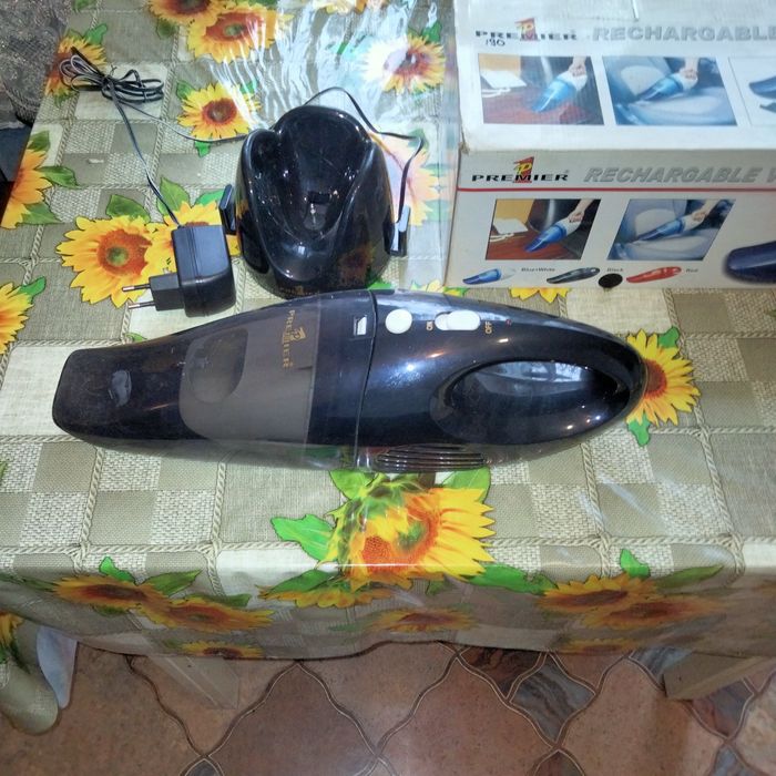 Автомобильный пылесос