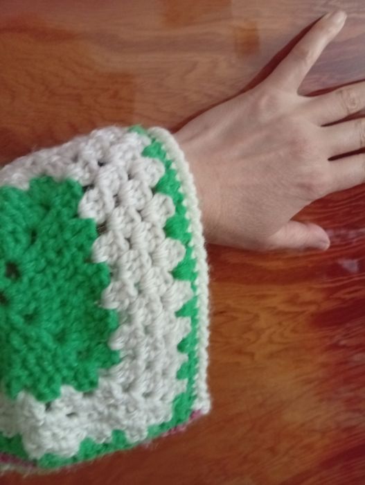 Krótki kardigan handmade