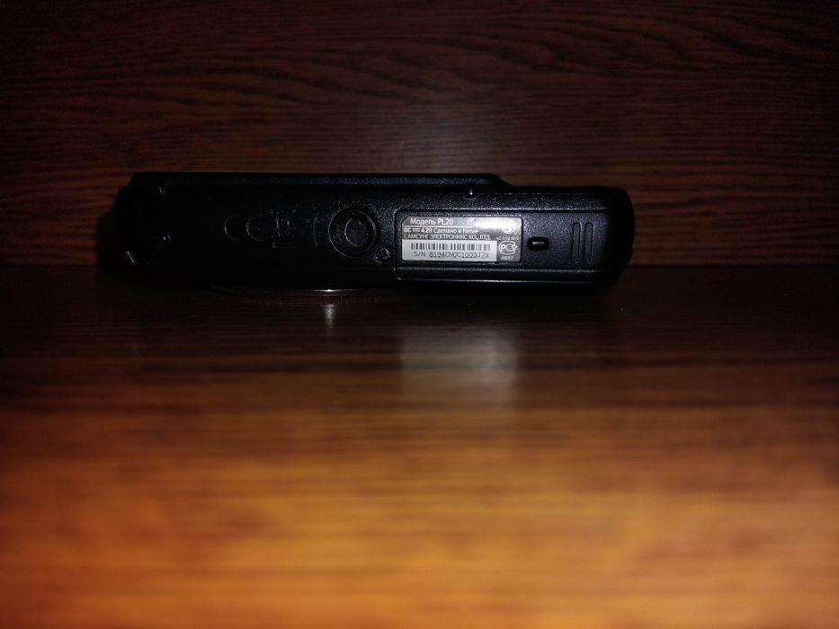 Samsung PL20 Black цифровий фотоапарат