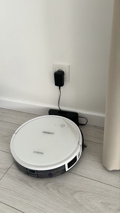 Робот пилосос ecovacs deebot