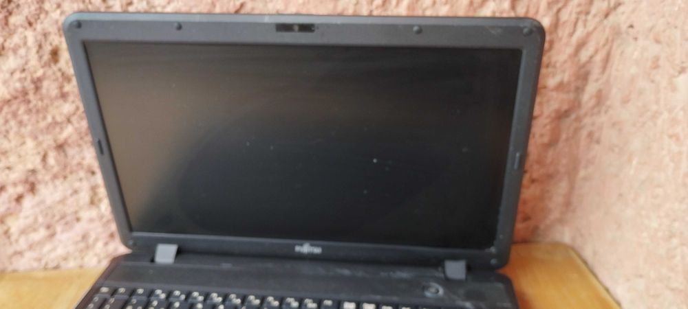 Ноутбук Fujitsu LifeBook a 512 на відновлення або на запчастини