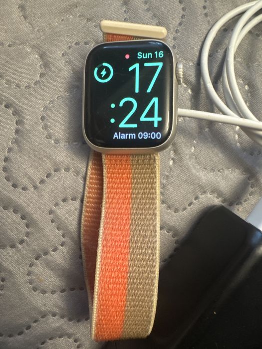 Apple Watch Series 7 41mm GPS Starlight — sprawny, bateria 78%