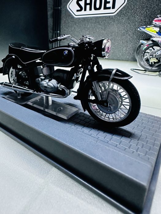 Miniatura BMW R69S de 1961 Escala 1/24 made by IXO