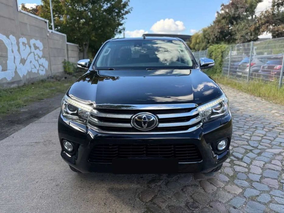 Toyota Hilux D-4D Double Cab SR5 4x4      2017