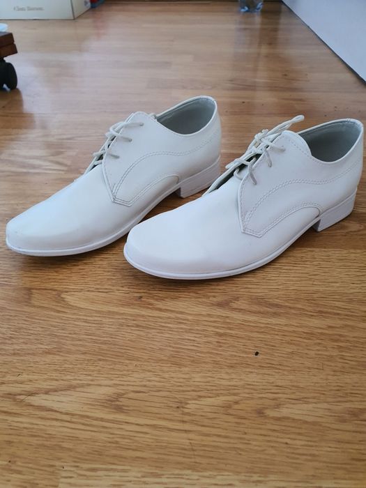 Sprzedam buty do komuni dla chłopca