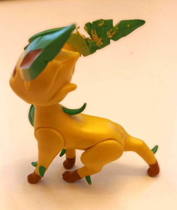 Figurka pokemon jak na zdjęciu, ok 6 cm