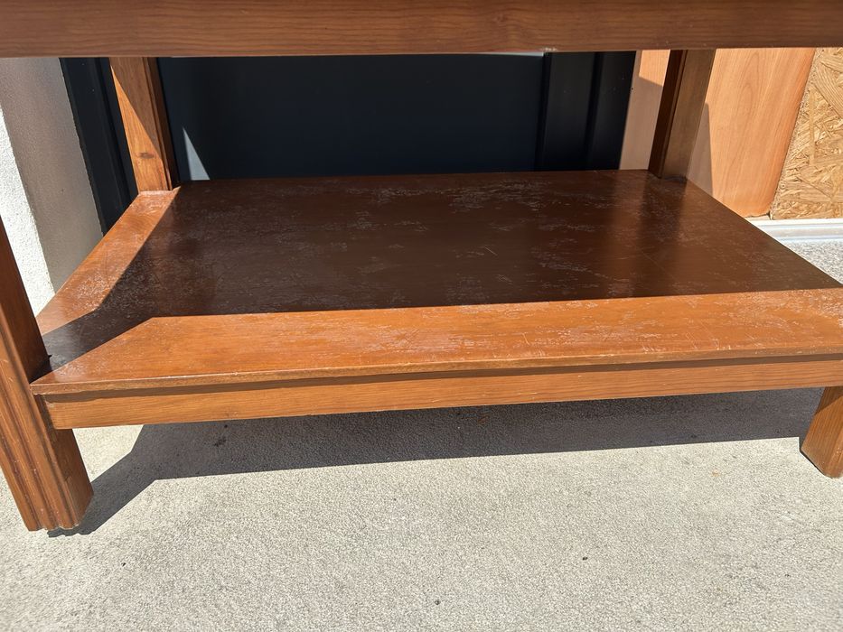 Mesa de sala em madeira