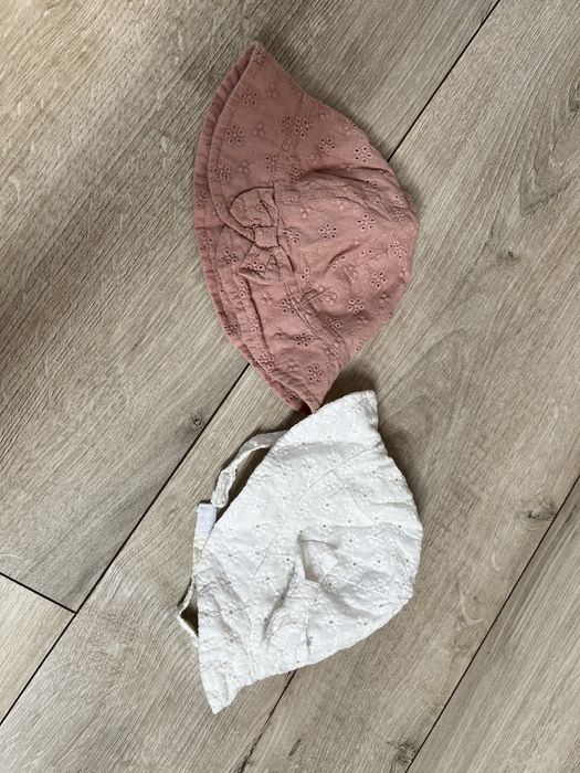 Kapelusze niemowlece