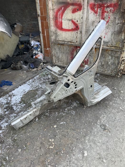 Четверть mitsubishi colt стакан брус телевизор