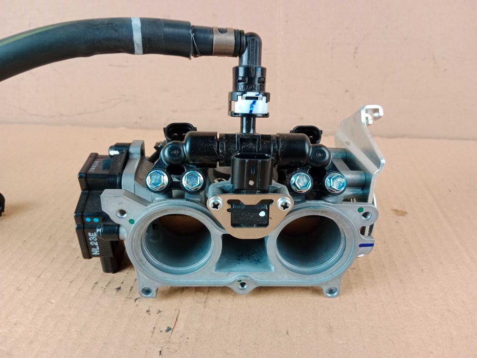 Honda CB 500 F HORNET PC 70 Przepustnica z Wtryskami Czujnik Wtryski