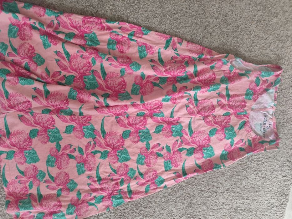 Letnia sukienka kwiaty 152