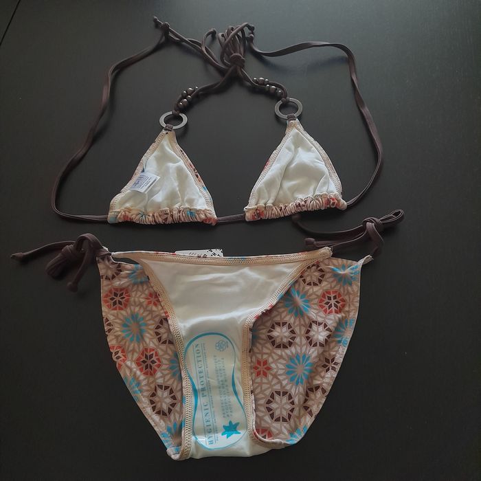 Bikini novo com etiqueta étnico