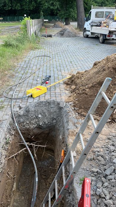 Przeciski pod drogą, kręt, przebijanie rur stalowych