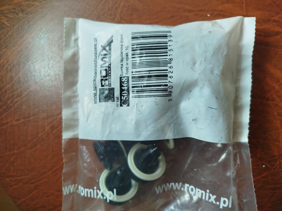 Spinki do tapicerki 10 sztuk nowe zapakowane do samochodu. C 50468.