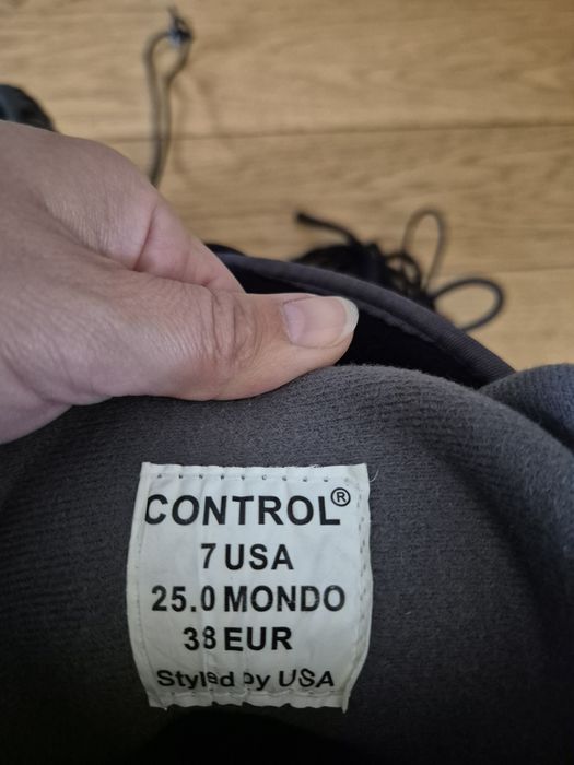 Buty snowboardowe Control rozmiar 37-38