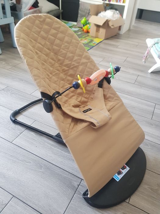 Leżaczek, bujaczek dziecięcy jak BabyBjorn