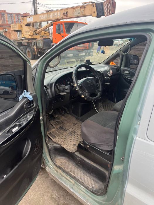 Бодьорий Hyundai H-1    Українець