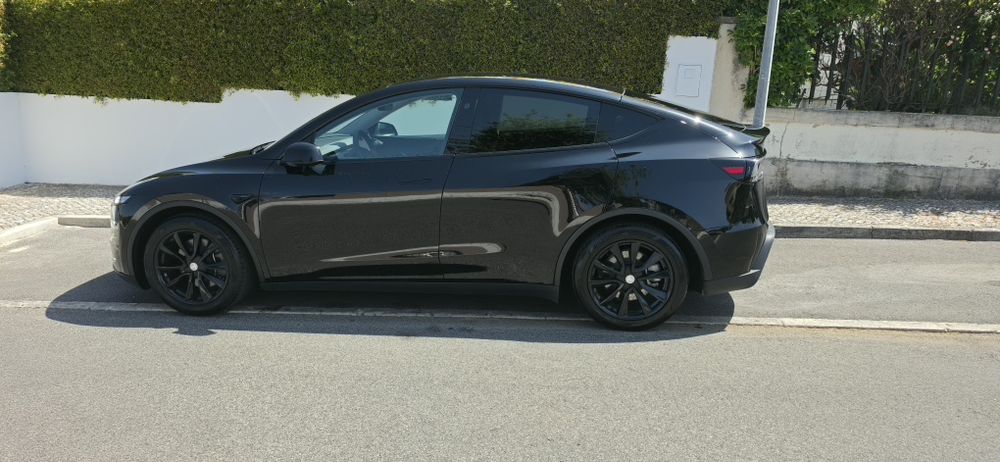 Tesla Y Juniper RWD Premium