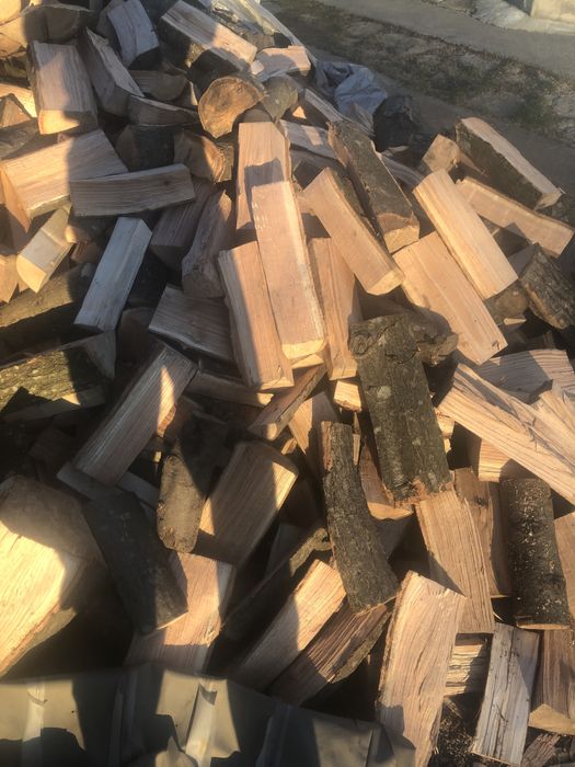 Продам тільки сухі  дрова колоті та ковбочки .