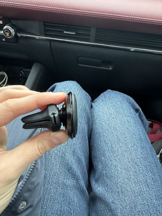 Uchwyt magnetyczny na telefon