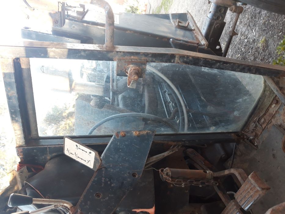 Szyba przednia mala dolna case 685 lub 695 bez turbo