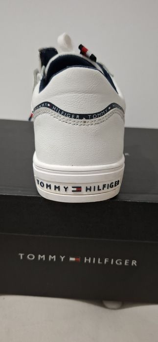 Tommy  Hilfiger 35