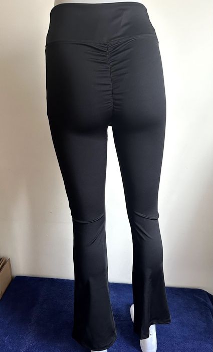 legginsy z szeroką nogawka i lekkim push up L
