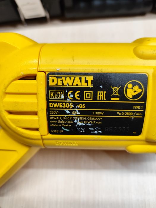 Потужна вживана DeWalt DWE 305 шабельна пила Деволт оригінал