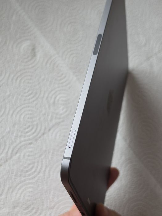 iPad Air 5th M1 A2589 справний + сім карта
