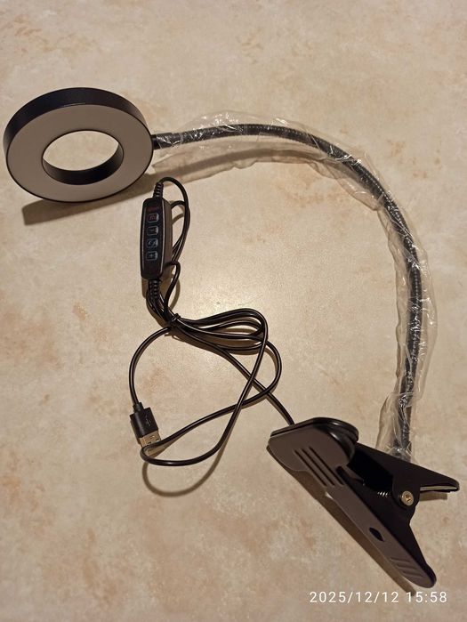 Настольная LED лампа (гибкая, на прищепке)