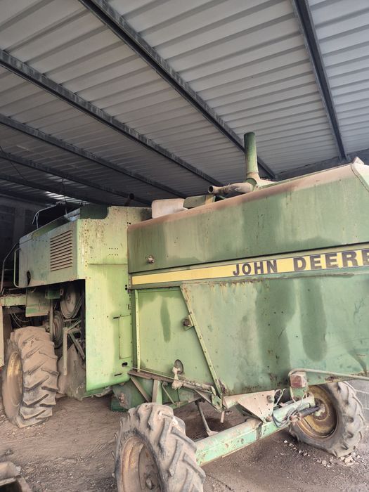 Ceifeira debulhadora john deere 1055r ler o anúncio