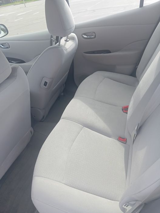 Nissan leaf 2012