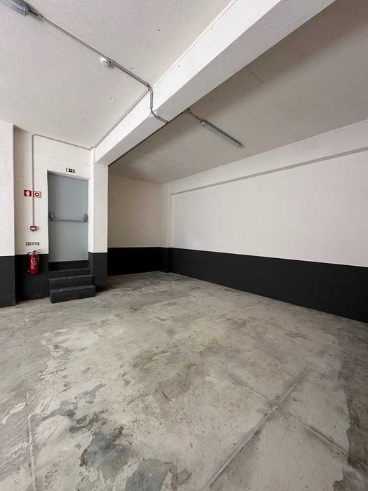 Estacionamentos e Armazém no Centro de Braga
