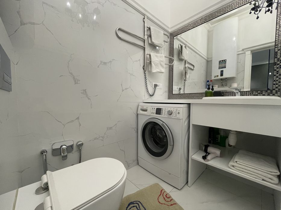 Квартира подобово, погодинно 2 кв у центрі міста Мост сіті