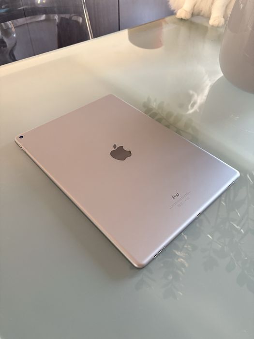 iPad Pro 12.9" (1.ª Geração) Wi-Fi – Excelente Estado + Teclado + Apple Pencil
