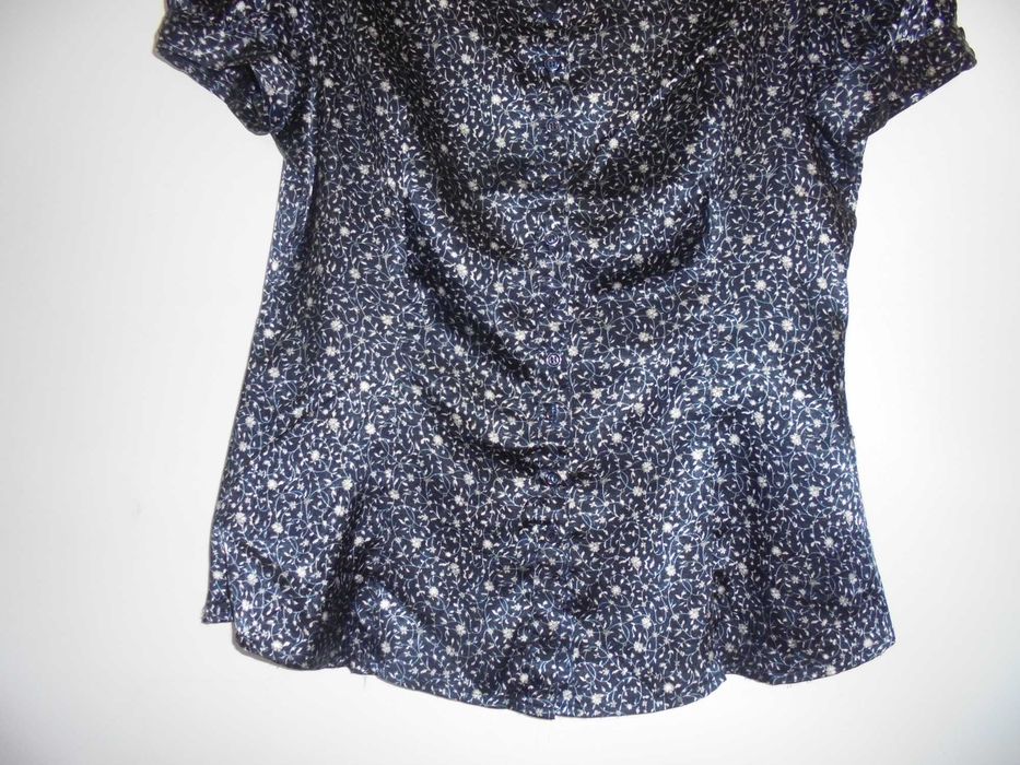 Blusa de mulher da marca MNG