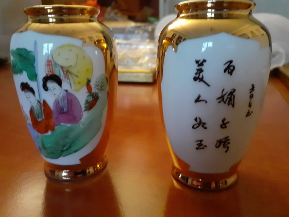 Decorações e loiça oriental antigas