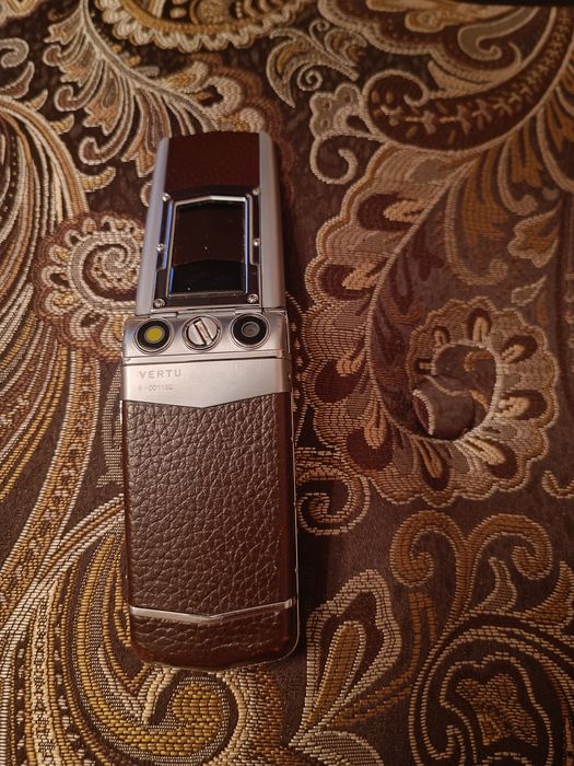 Vertu Constellation F