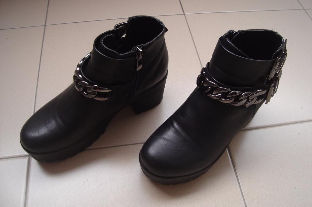 Botas em pele para menina ou senhora