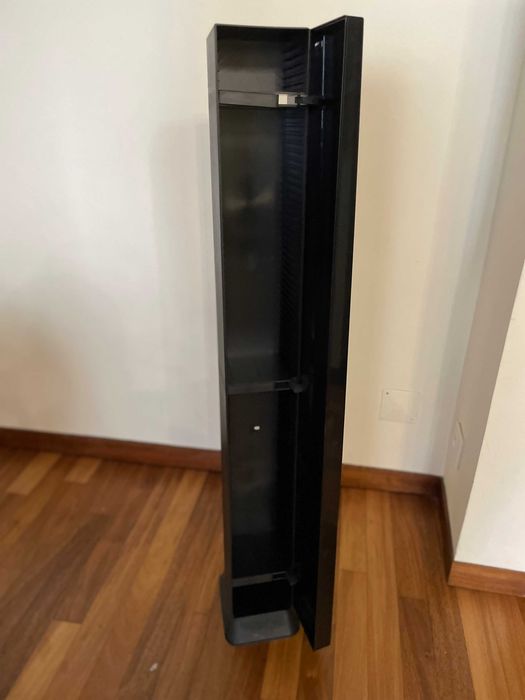 Torre Porta-Cds Preto (Plástico)