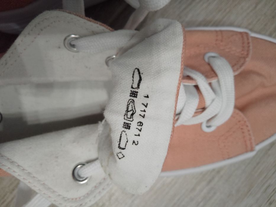 Buty trampki,snakersy na grugmbej podeszwie Vty 41
